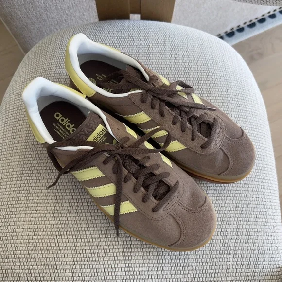 NWOB Adidas Gazelle Bold Platform Sneakers in Brown and Yellow - Picture 3 of 6